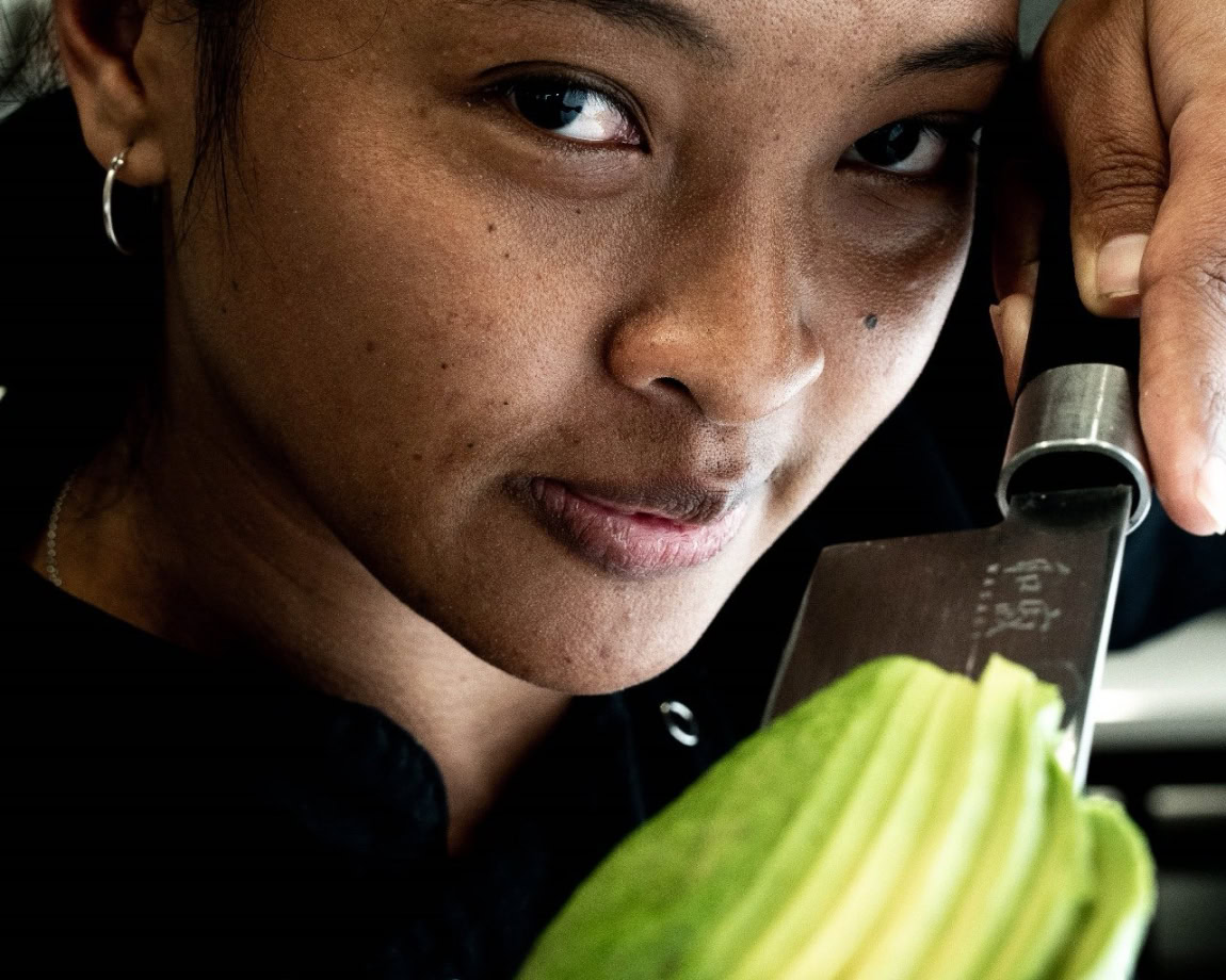 Rechercher l'authenticité dans la préparation des plats, en respectant les traditions culinaires exotiques et en les travaillant sur place. La créativité et l'innovation dans la création de plats pour surprendre les clients.